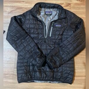 Patagonia Black Quilted Puffer Pullover Jacket